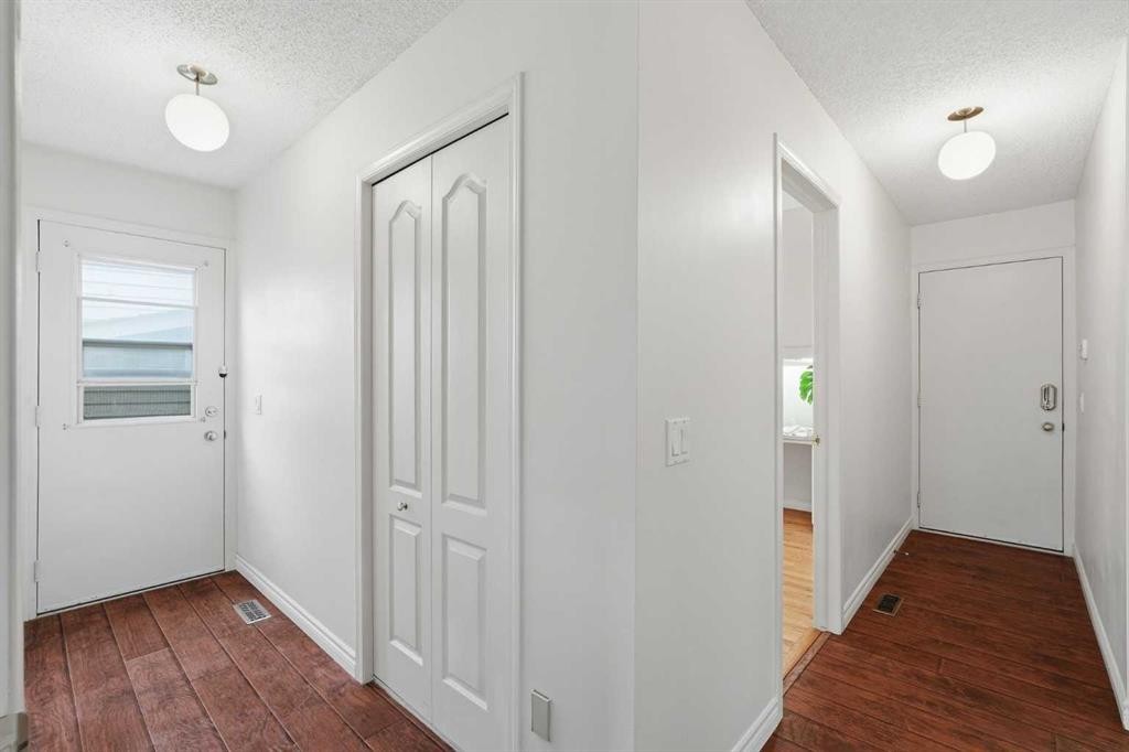11 Edgemont Rise Nw, Calgary, AB