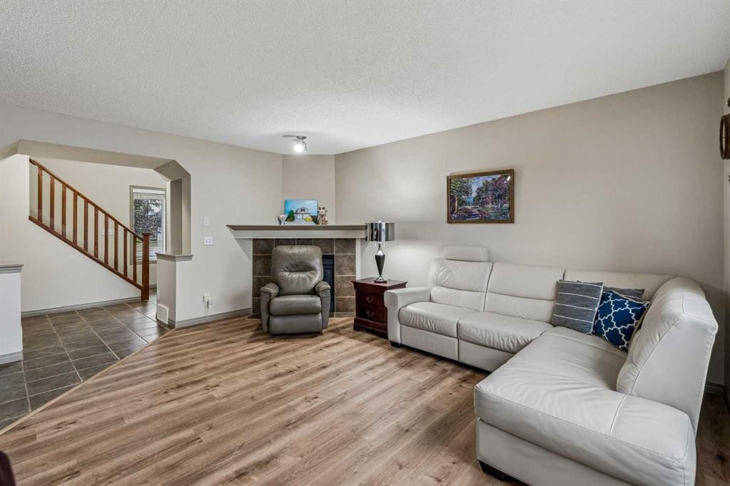 202 Royal Birch Heath Nw, Calgary, AB