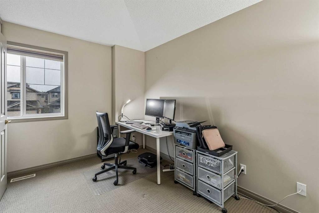 202 Royal Birch Heath Nw, Calgary, AB