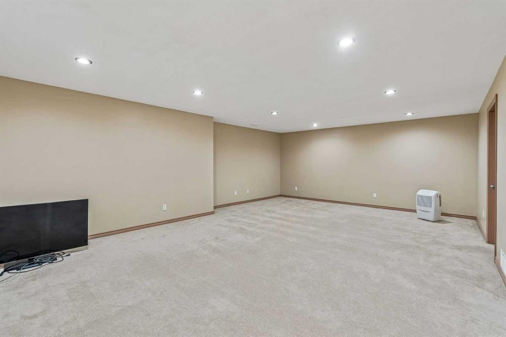 202 Royal Birch Heath Nw, Calgary, AB