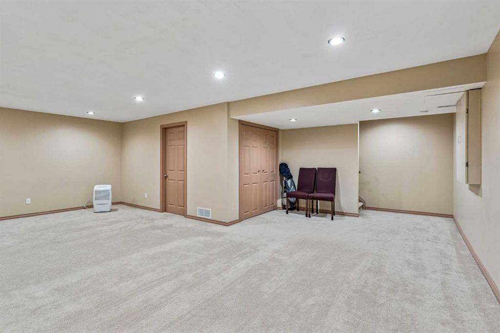 202 Royal Birch Heath Nw, Calgary, AB
