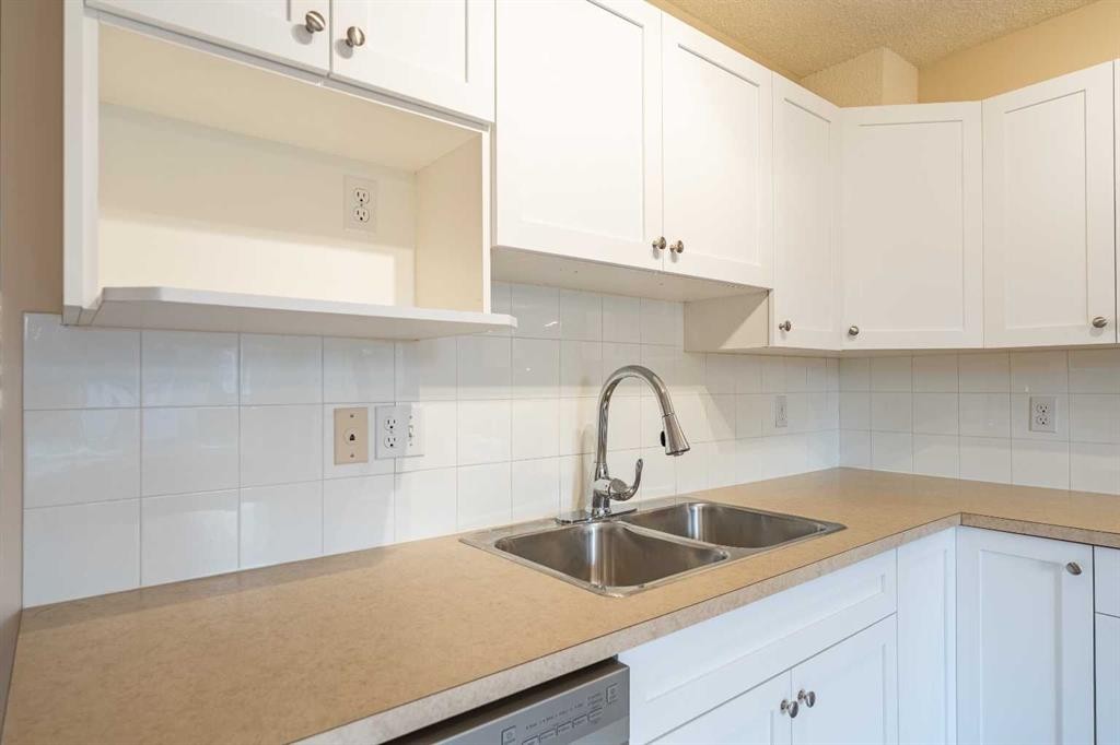 7415 26A Street Se, Calgary, AB
