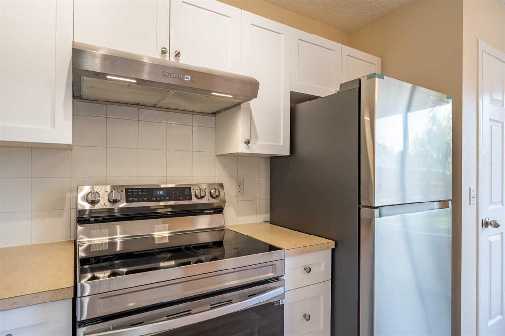 7415 26A Street Se, Calgary, AB