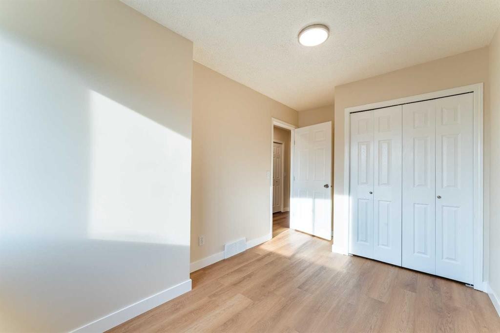 7415 26A Street Se, Calgary, AB