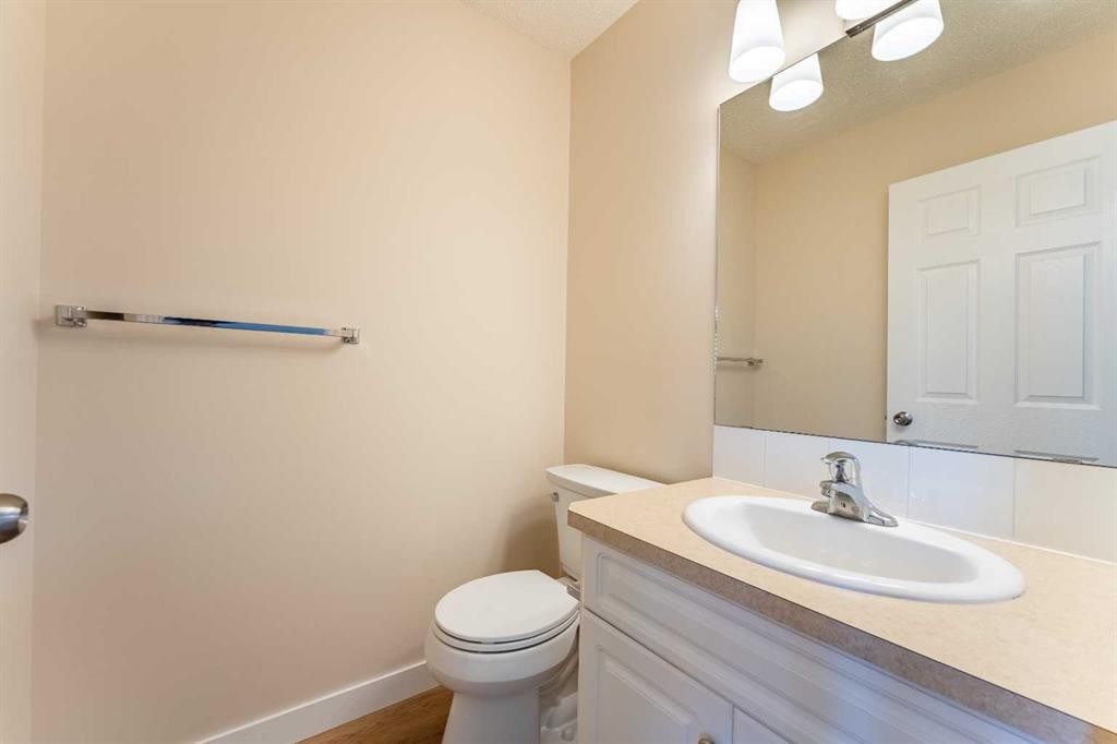 7415 26A Street Se, Calgary, AB