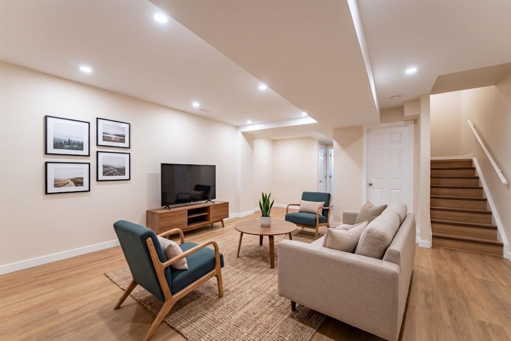 7415 26A Street Se, Calgary, AB