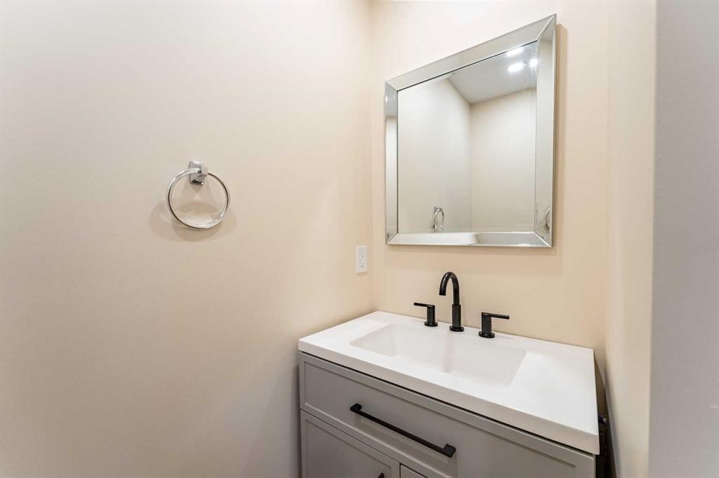 7415 26A Street Se, Calgary, AB
