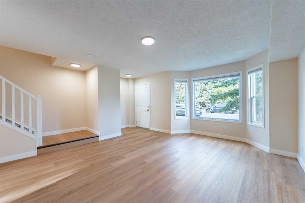 7415 26A Street Se, Calgary, AB