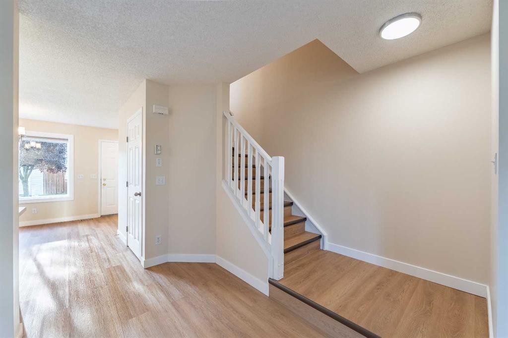 7415 26A Street Se, Calgary, AB