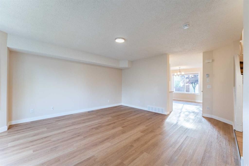 7415 26A Street Se, Calgary, AB