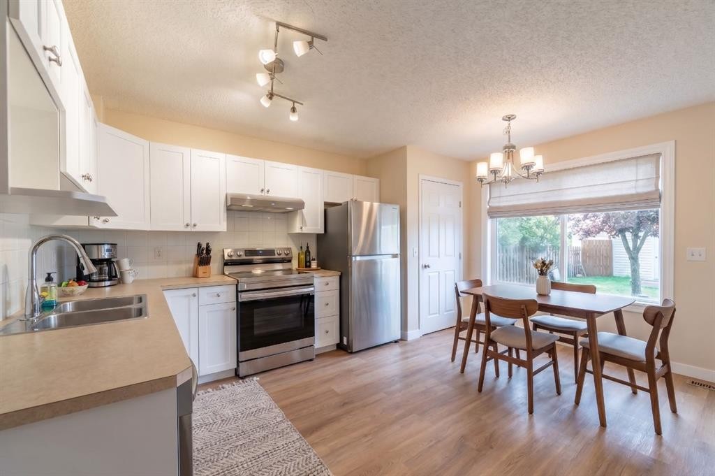 7415 26A Street Se, Calgary, AB