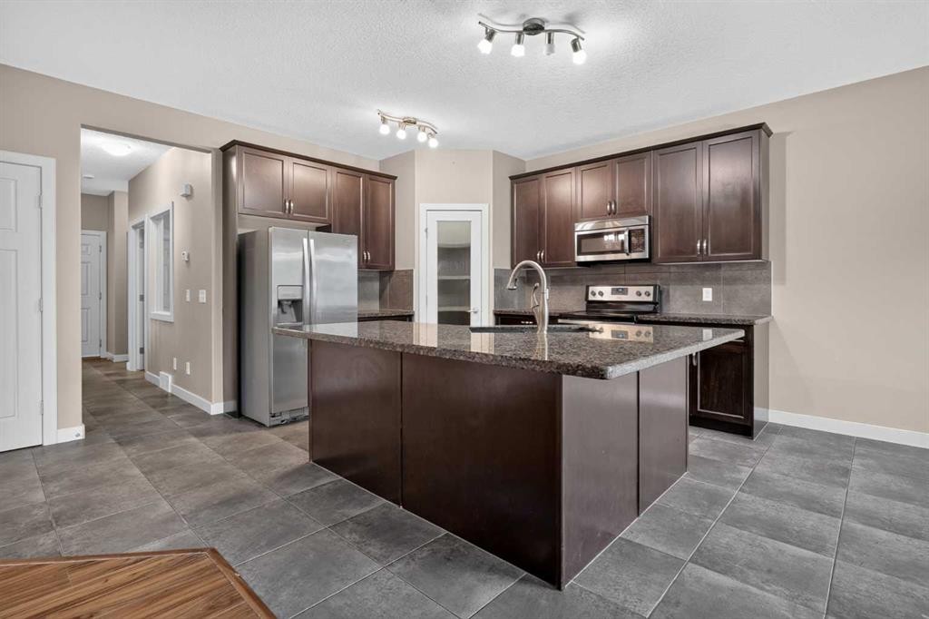 129 Everhollow Rise Sw, Calgary, AB