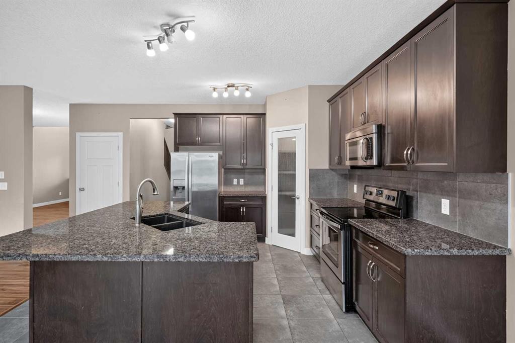 129 Everhollow Rise Sw, Calgary, AB