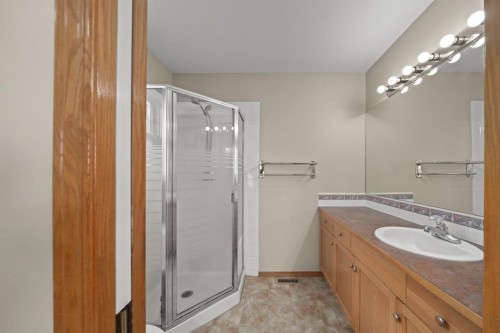 111 Martinvalley Place Ne, Calgary, AB 