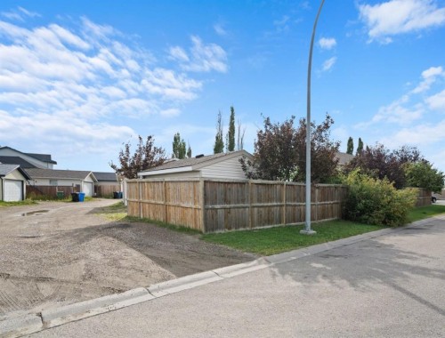 111 Martinvalley Place Ne, Calgary, AB 