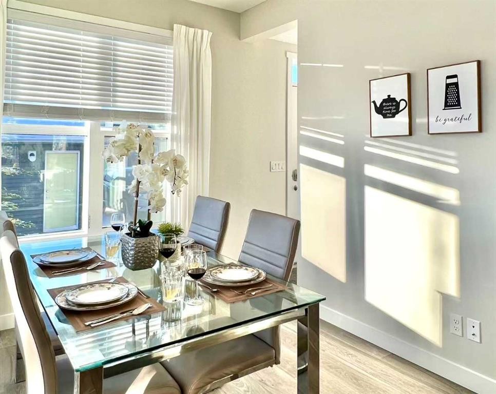 148 Carrington Boulevard Nw, Calgary, AB - Indoor Photo Showing Dining Room