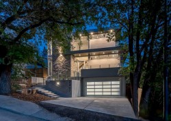 2407 13 Avenue NW Calgary, AB T2N 1L7