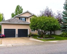 35 Bow Ridge Crescent Cochrane, AB T4C 1T6