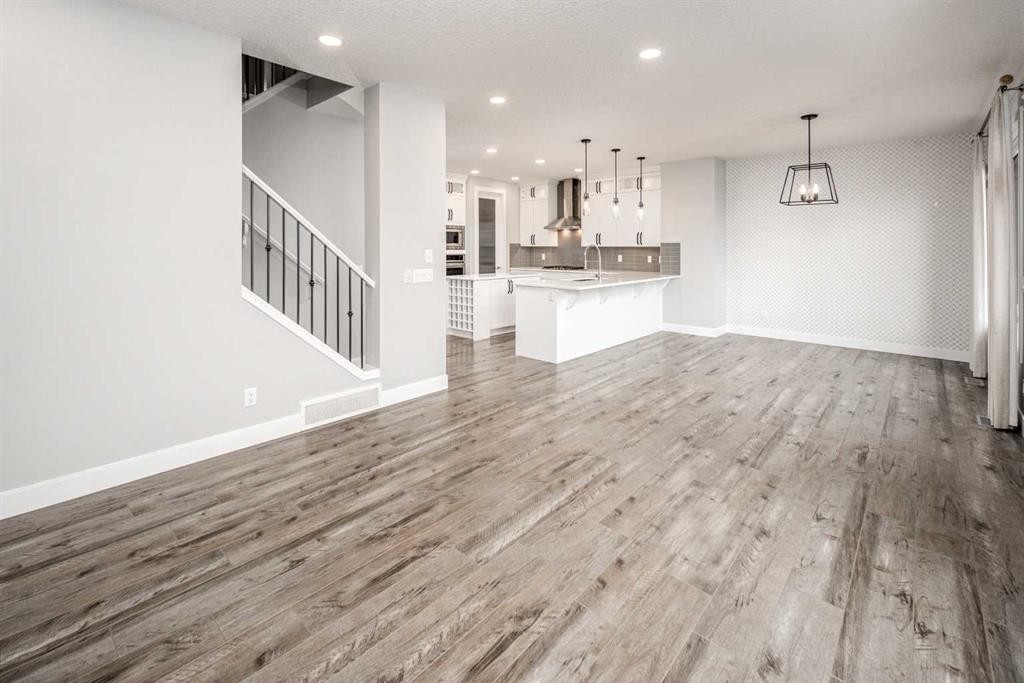 282 Masters Avenue Se, Calgary, AB
