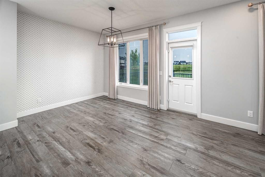 282 Masters Avenue Se, Calgary, AB