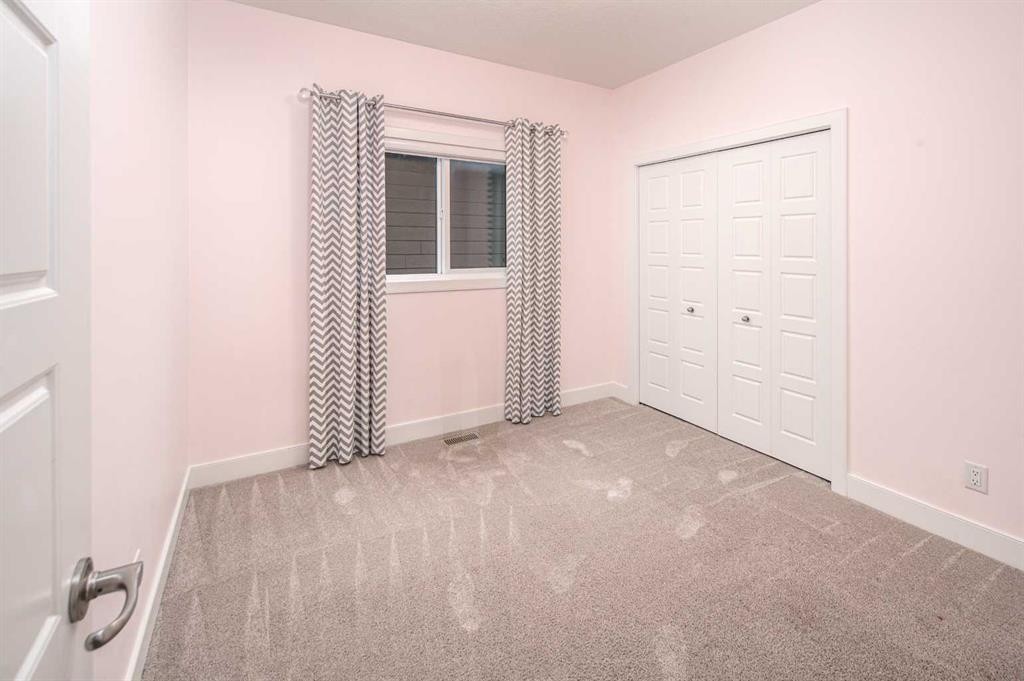 282 Masters Avenue Se, Calgary, AB