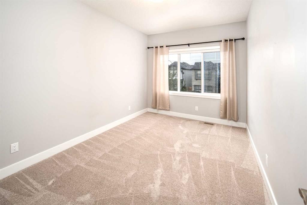 282 Masters Avenue Se, Calgary, AB