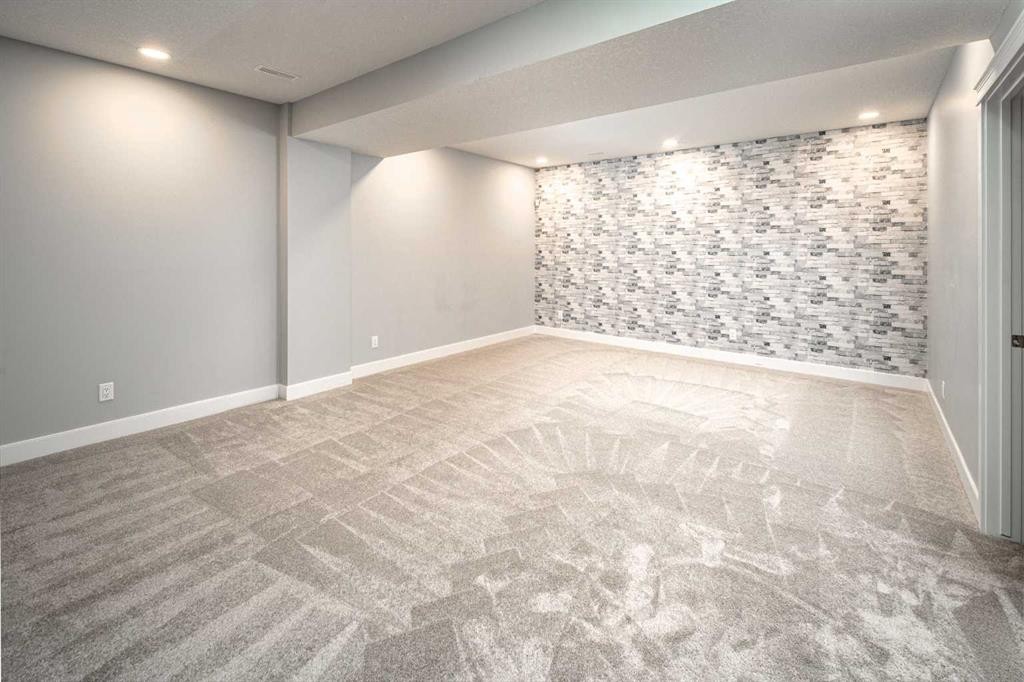 282 Masters Avenue Se, Calgary, AB