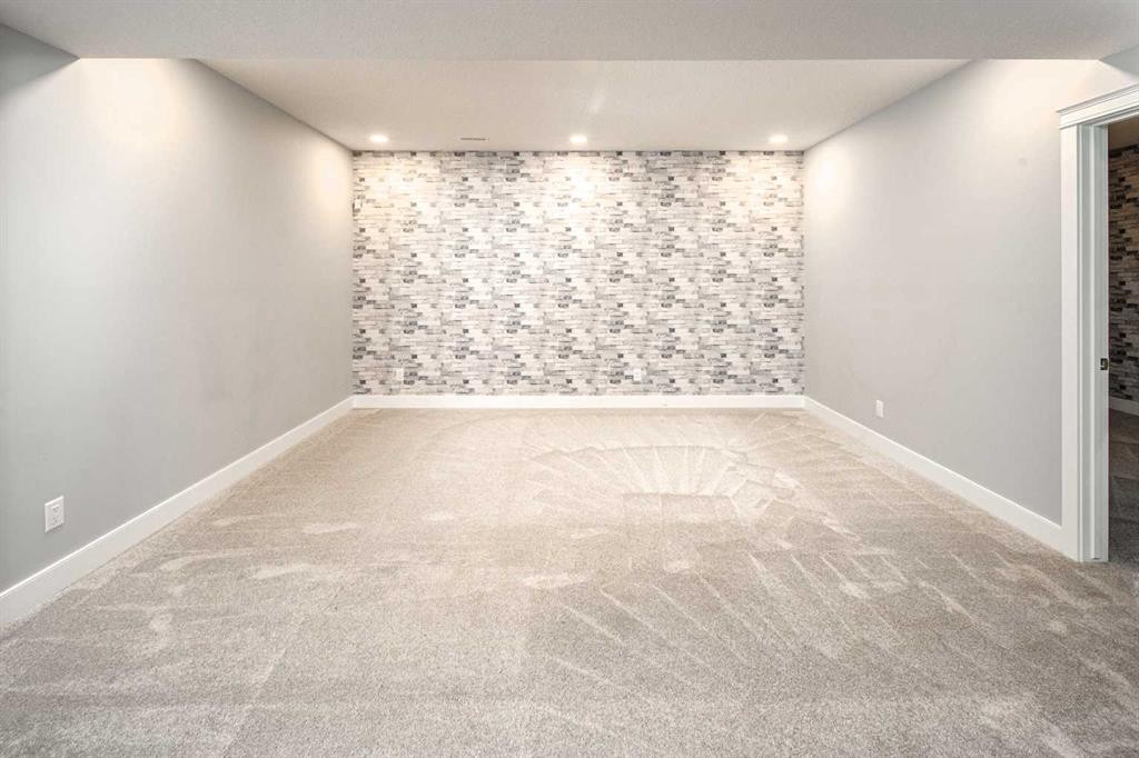 282 Masters Avenue Se, Calgary, AB