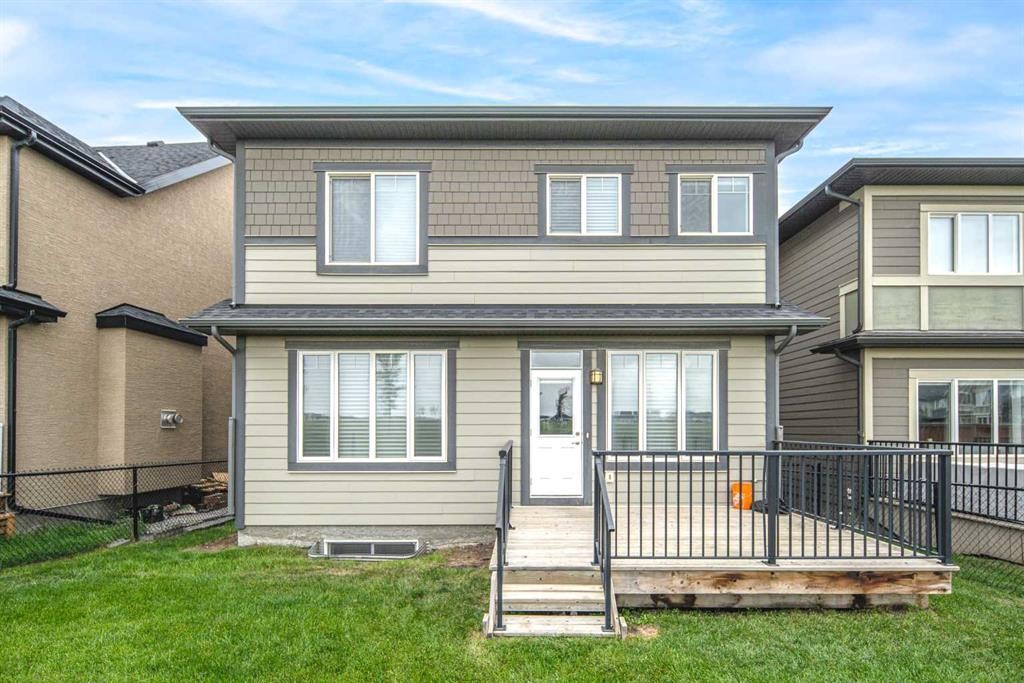 282 Masters Avenue Se, Calgary, AB