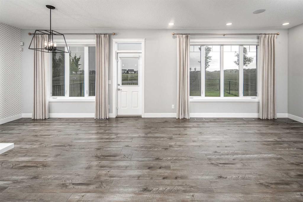 282 Masters Avenue Se, Calgary, AB