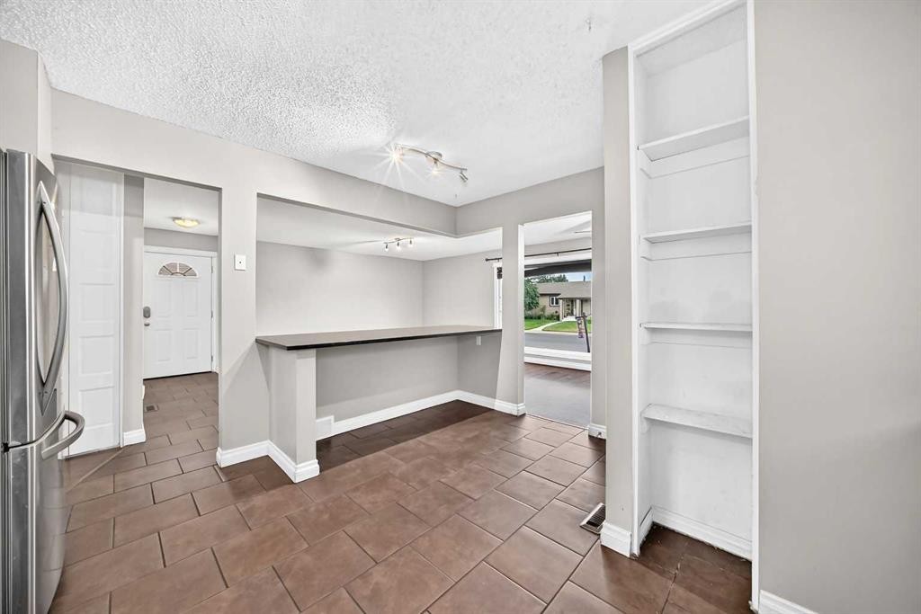 512 Malvern Drive Ne, Calgary, AB