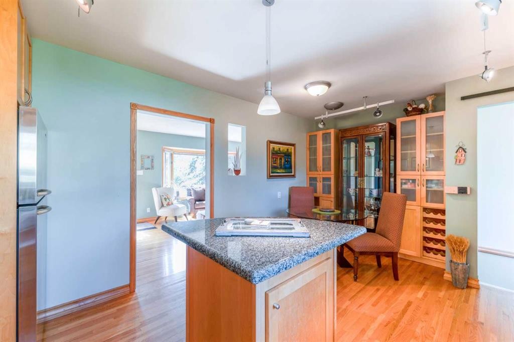 52 Windermere Road Sw, Calgary, AB