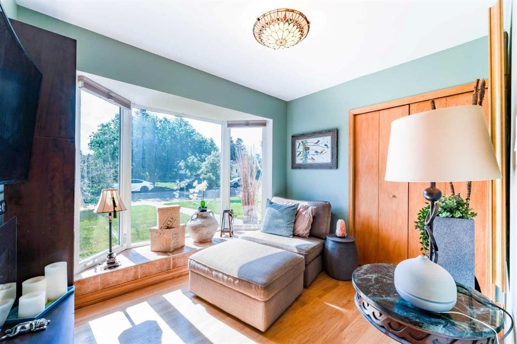 52 Windermere Road Sw, Calgary, AB
