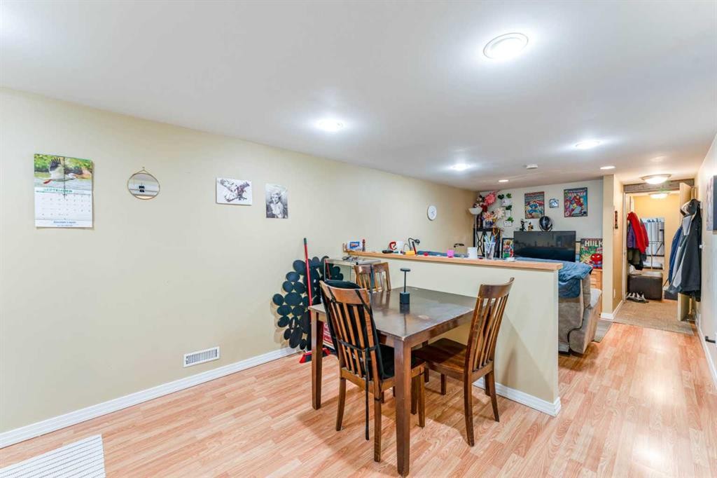 52 Windermere Road Sw, Calgary, AB