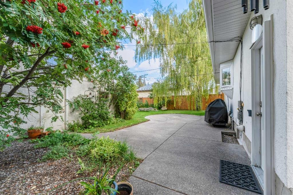 52 Windermere Road Sw, Calgary, AB