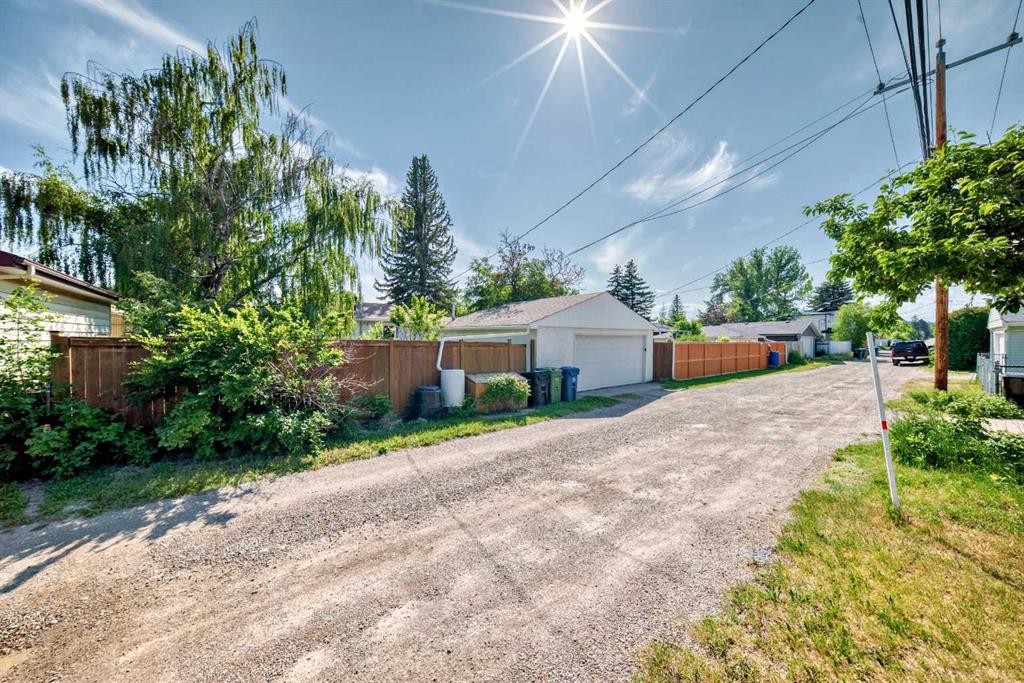 52 Windermere Road Sw, Calgary, AB