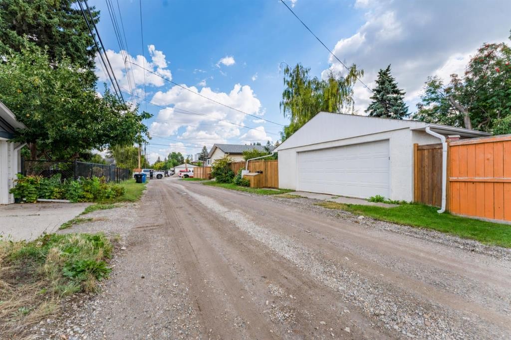 52 Windermere Road Sw, Calgary, AB
