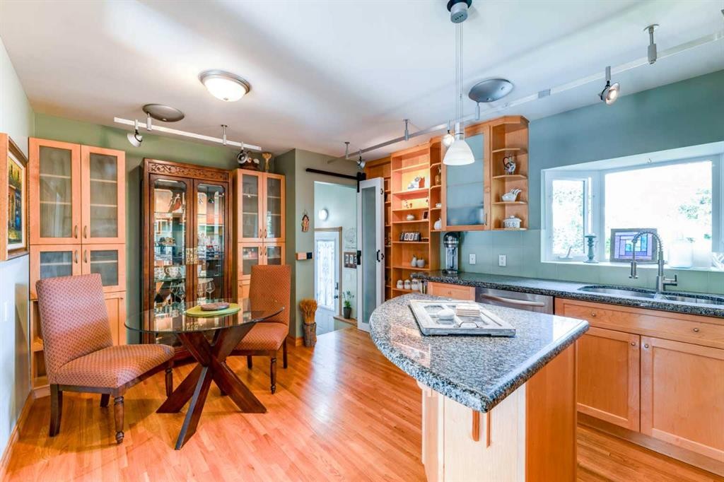 52 Windermere Road Sw, Calgary, AB
