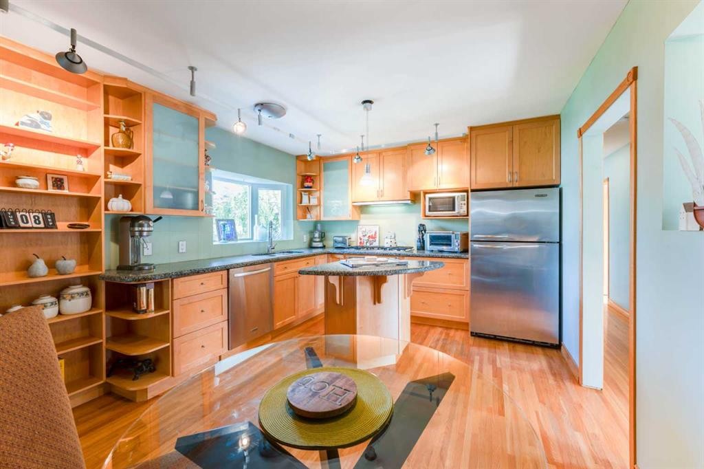 52 Windermere Road Sw, Calgary, AB