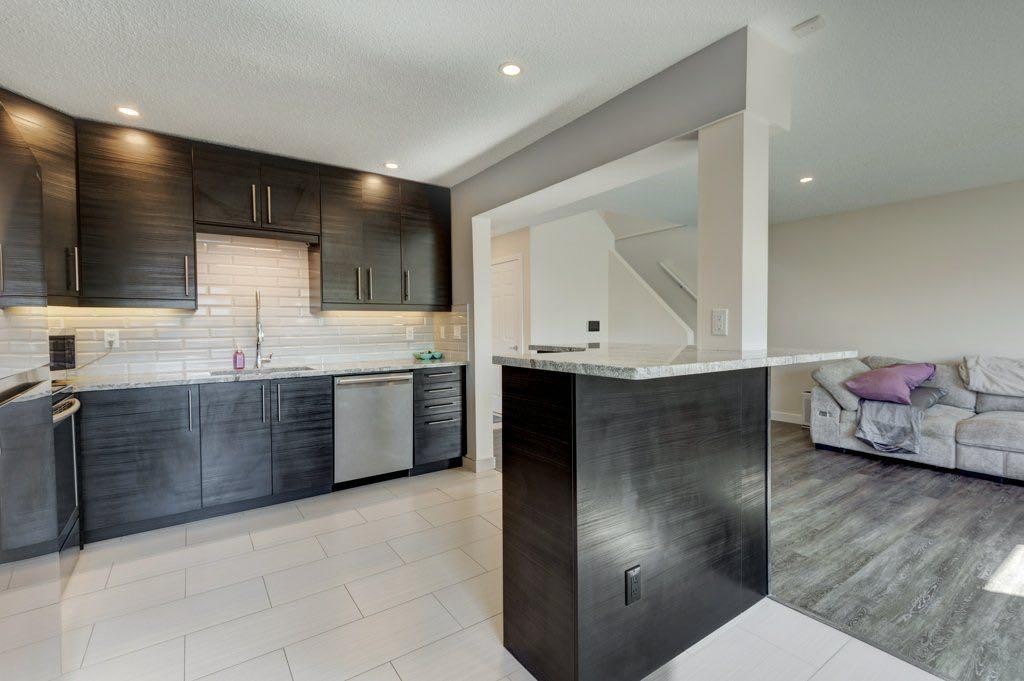 155 Bracewood Way Sw, Calgary, AB