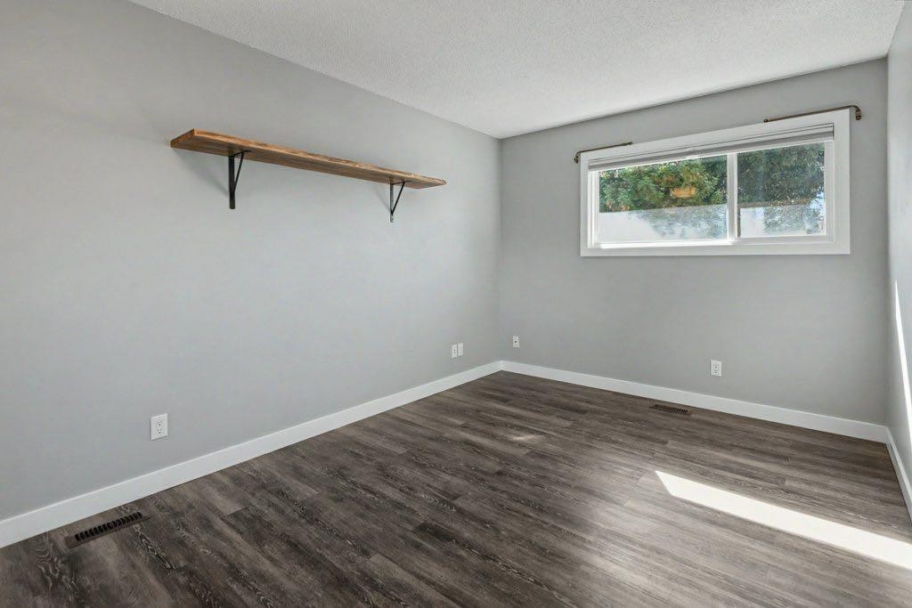 155 Bracewood Way Sw, Calgary, AB