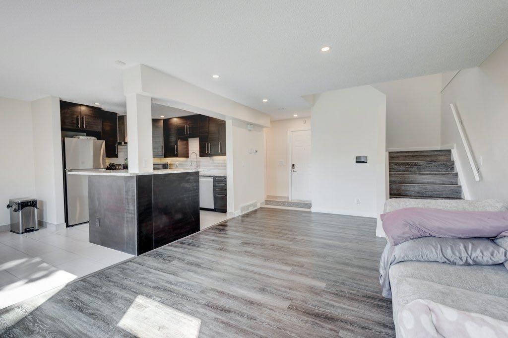 155 Bracewood Way Sw, Calgary, AB