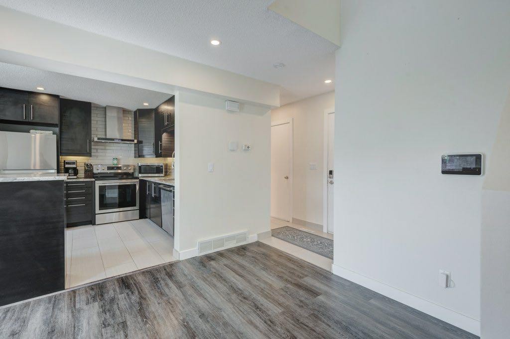 155 Bracewood Way Sw, Calgary, AB