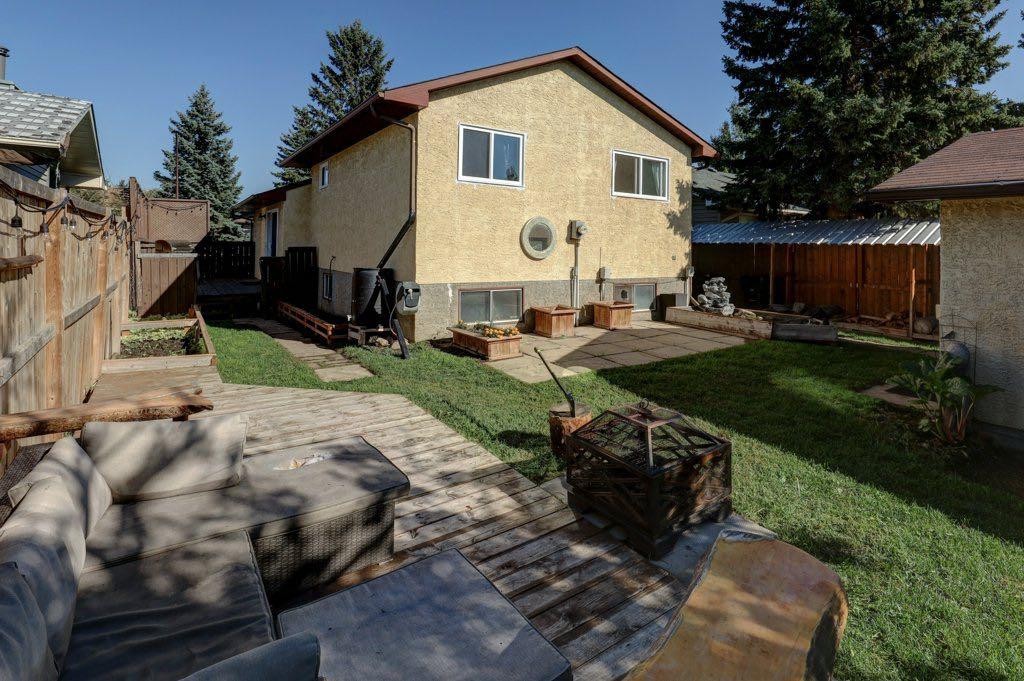 31 Castledale Way Ne, Calgary, AB