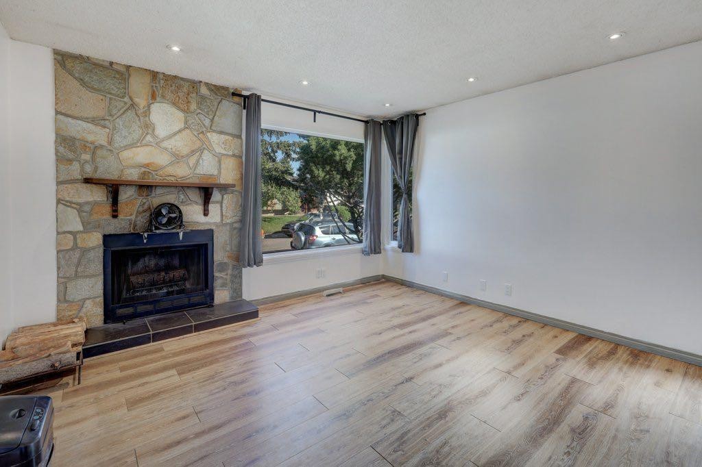 31 Castledale Way Ne, Calgary, AB