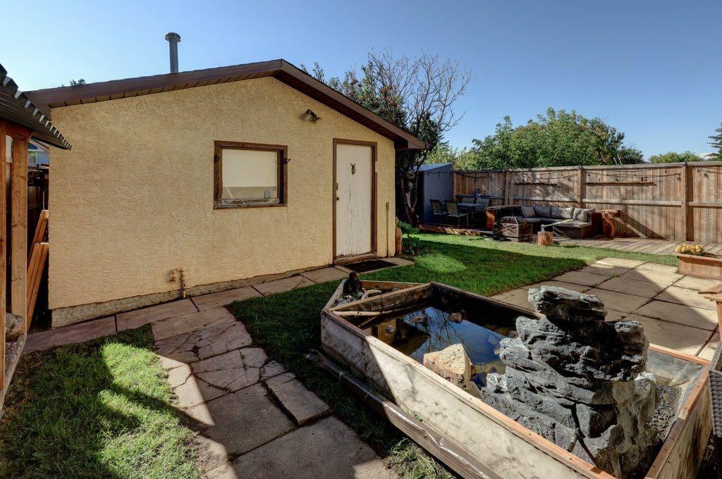31 Castledale Way Ne, Calgary, AB