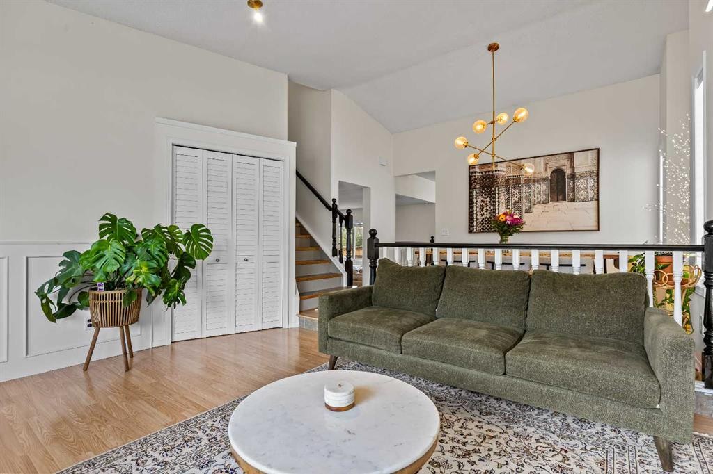 509 Hawkhill Place Nw, Calgary, AB