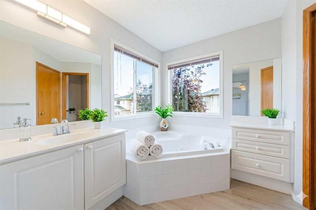 105 Arbour Ridge Park Nw, Calgary, AB