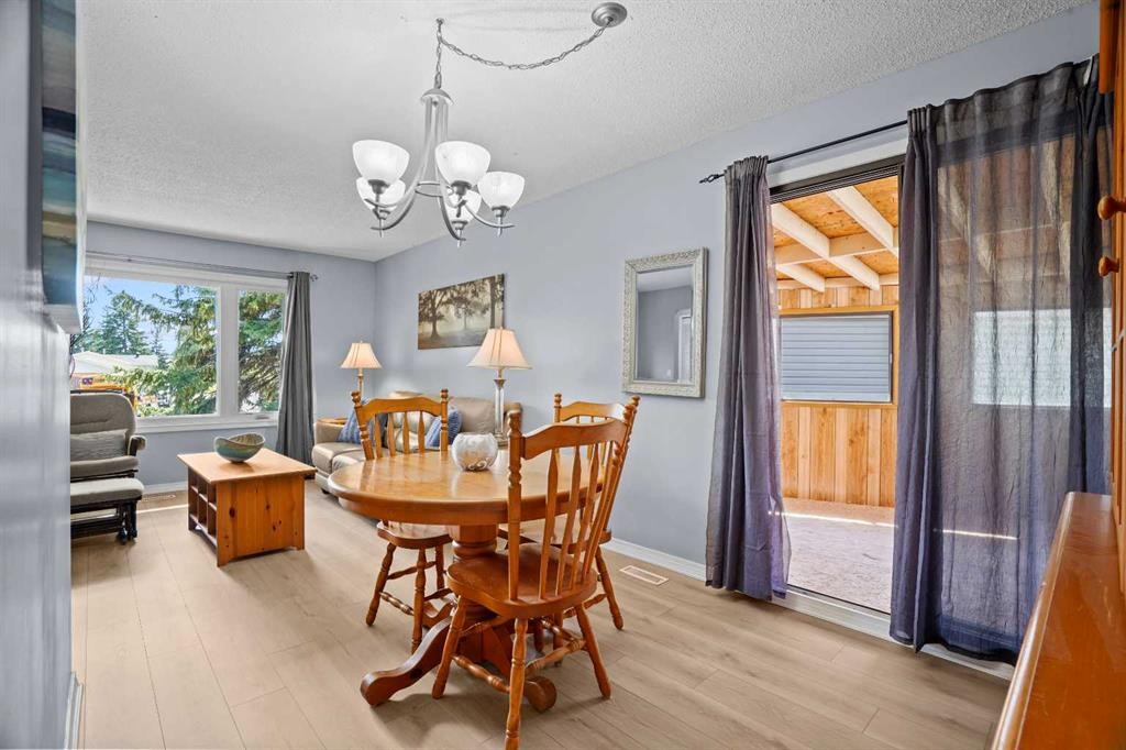 147 Manora Hill Ne, Calgary, AB