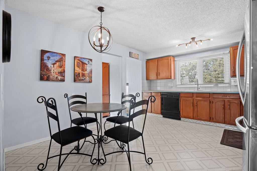 147 Manora Hill Ne, Calgary, AB